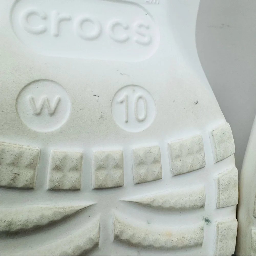 Crocs Women's Classic Platform Clog. Women’s size 10. Very clean.